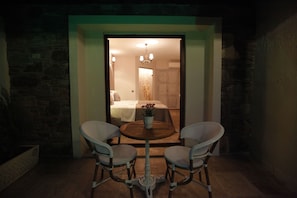 Deluxe-Doppel- oder -Zweibettzimmer, Terrasse, Gartenblick | Terrasse/Patio