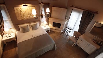 Suíte presidencial, banheira de hidromassagem, vista para o jardim | 1 quarto, roupas de cama de algodão egípcio, roupas de cama premium