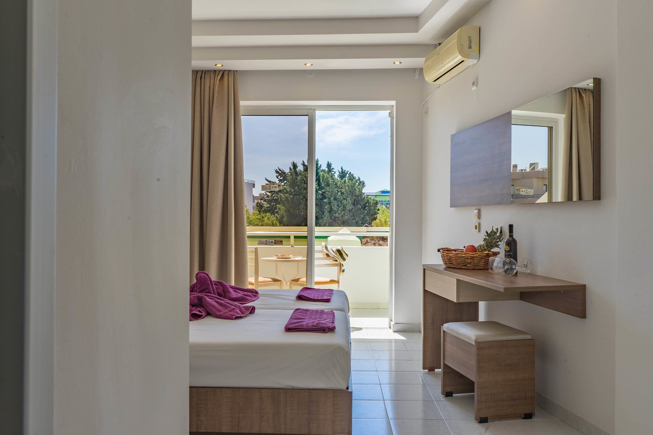 Photo - Stamos All Inclusive