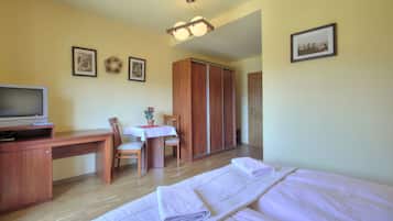 Double or Twin Room, Mountain View (201695912) | Travel crib, rollaway beds, bed sheets