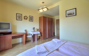 Cuna de viaje, camas plegables/adicionales y ropa de cama 