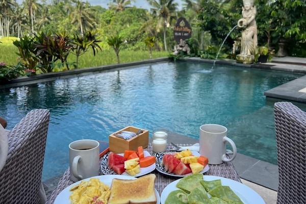 Desayuno de cocina local incluido todos los días