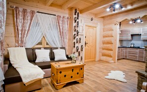 Chalet (Bacowski - 201699067) | Living room | 52-inch flat-screen TV with cable channels, TV