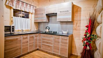 Chalet (Bacowski - 201699067) | Private kitchenette | Fridge, microwave, stovetop, coffee/tea maker