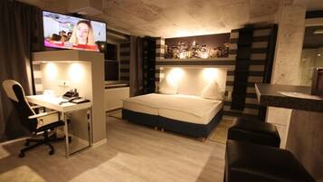 Decoración personalizada, muebles diferentes y wifi gratis