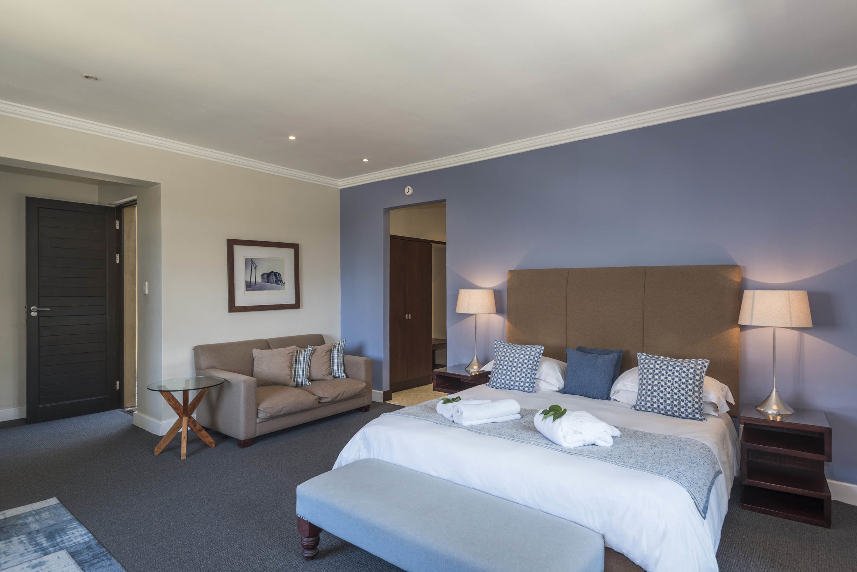 standard double or twin room | minibar, in-room safe, desk, iron/ironing board