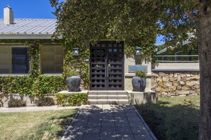 Property entrance - The Windermere by Mantis (Port Elizabeth)