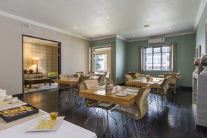 Free daily English breakfast  - The Windermere by Mantis (Port Elizabeth)