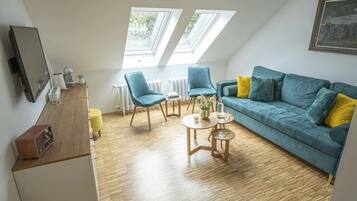 Grand Room | 1 bedroom, premium bedding, minibar, iron/ironing board