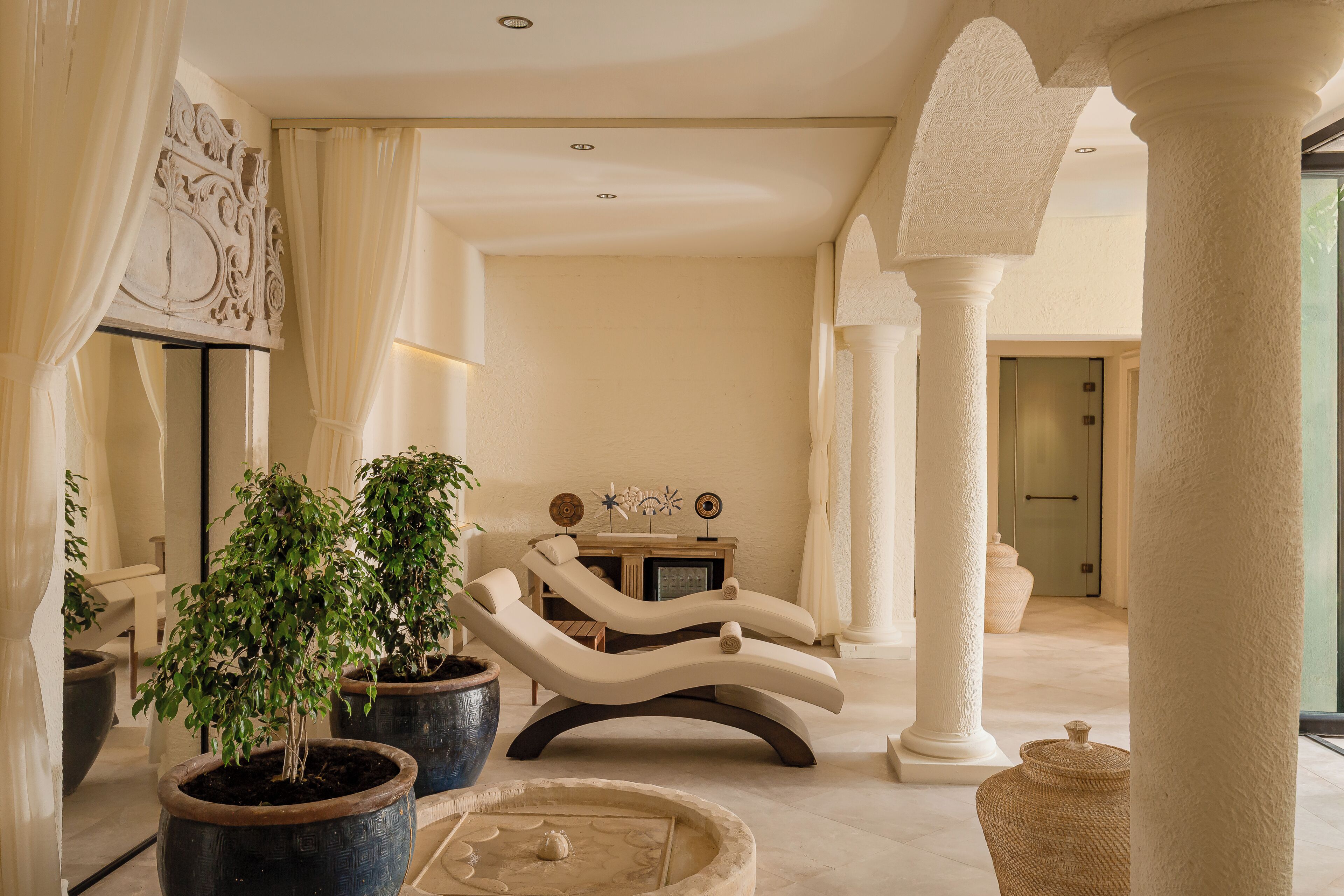 outdoor treatment area, sauna, steam room, turkish bath/hammam