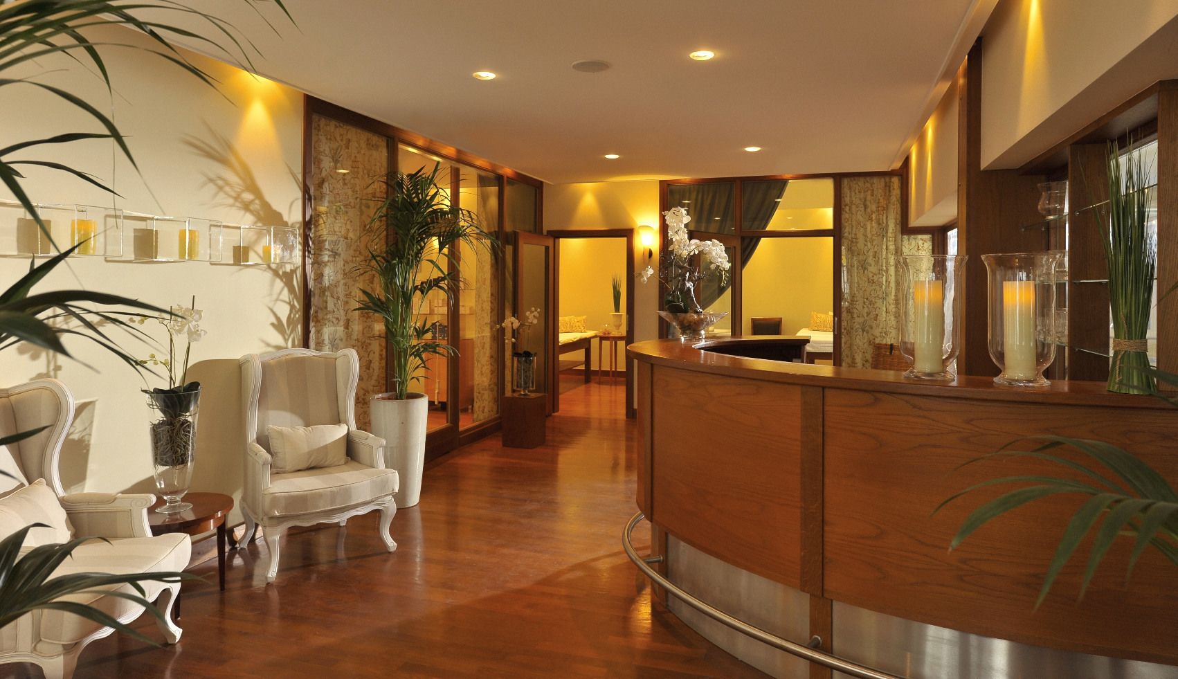 sauna, steam room, body treatments, aromatherapy, hot stone massages