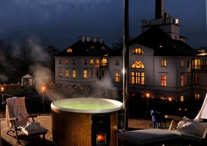 Sauna, Dampfbad, Körperbehandlungen, Aromatherapie, Warmsteinmassagen