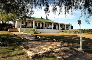 Fachada da propriedade