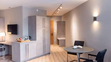 Deluxe Apartment | Private kitchen | Fridge, electric kettle