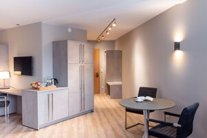 Deluxe Apartment | Private kitchen | Fridge, electric kettle