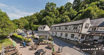 The Saracens Head Inn