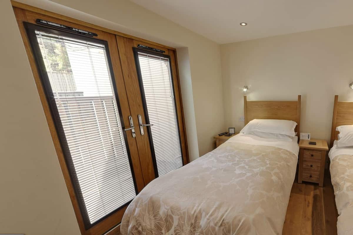 Twin Room (Room 6) | Premium bedding, soundproofing, iron/ironing board (on request)