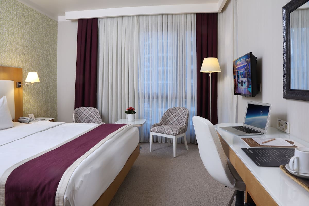 Minibar, in-room safe, desk, soundproofing