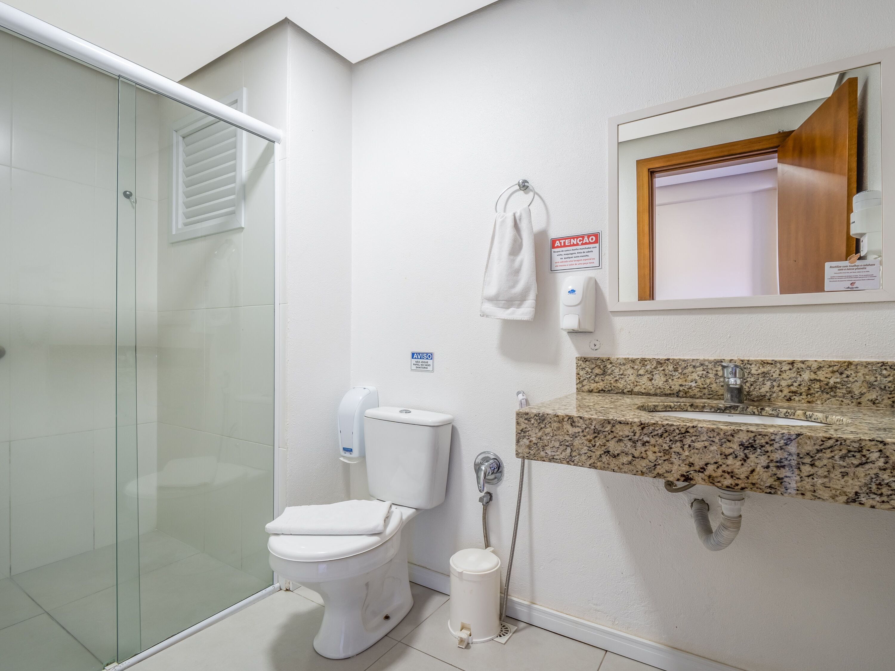 standard quadruple room | bathroom | shower, free toiletries, hair dryer, towels