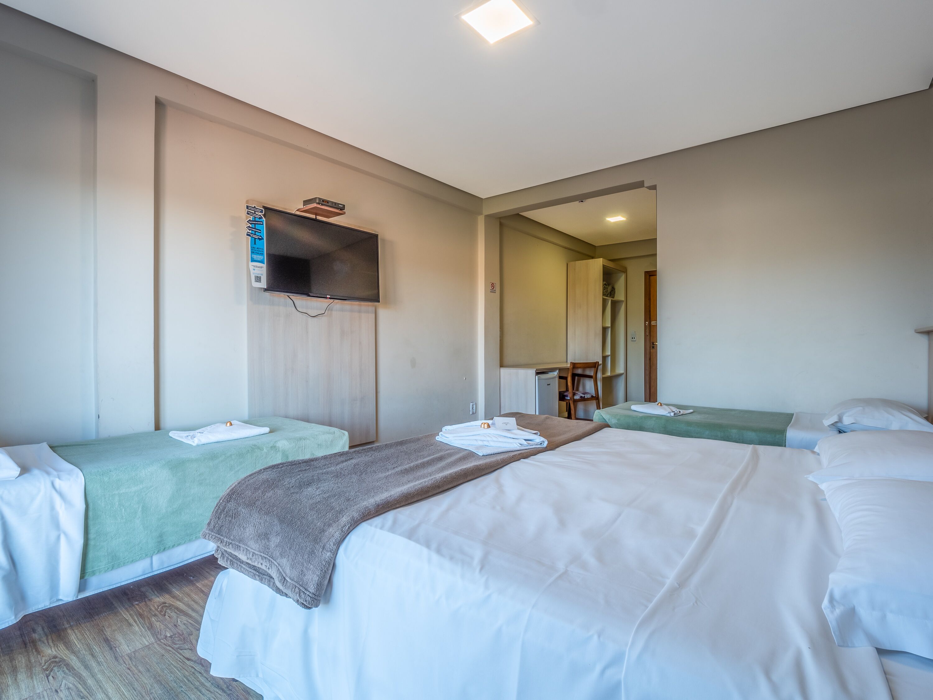 standard quadruple room | 1 bedroom, minibar, free wifi, bed sheets