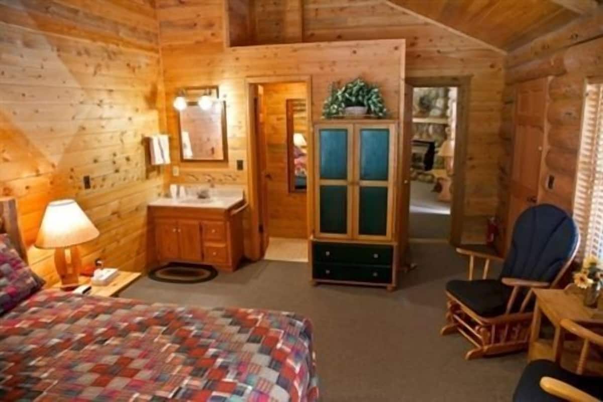 Cabaña estándar, 1 habitación, para no fumadores, vista al río (Trout River Cabin) | Muebles diferentes 