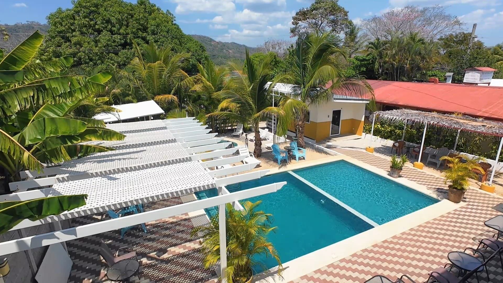 2 outdoor pools