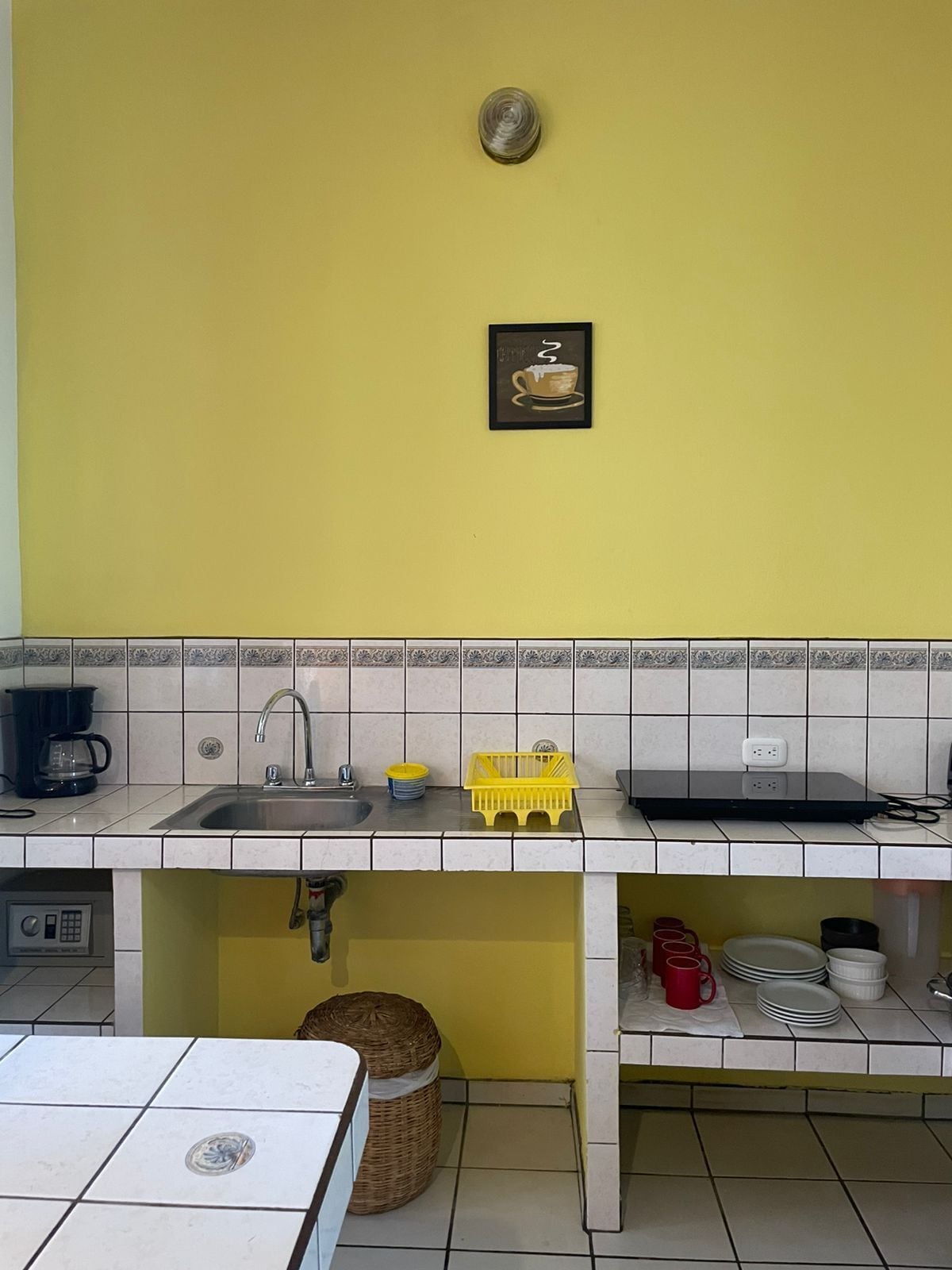 basic studio, 1 bedroom, garden view | private kitchen | fridge, freezer