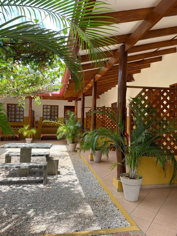 Exterior - Cabinas el Colibri (Puerto Carrillo)