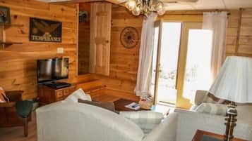 Apartment, 3 Bedrooms | Living area