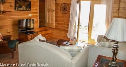Sunset Ridge 3 Bedroom Apartment by Mountain Laurel Cabin Rentals