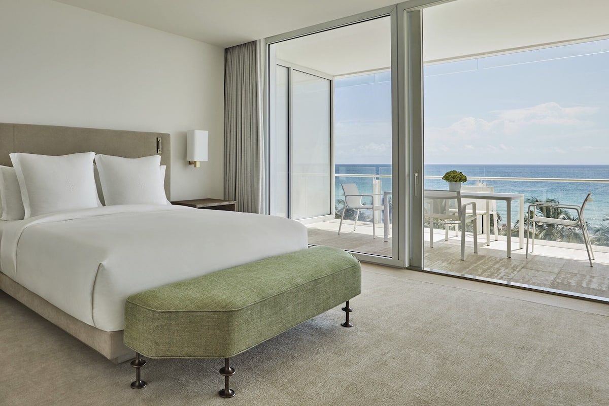 Suite, 1 Bedroom, Non Smoking, Oceanfront | Egyptian cotton sheets, premium bedding, down comforters, pillowtop beds