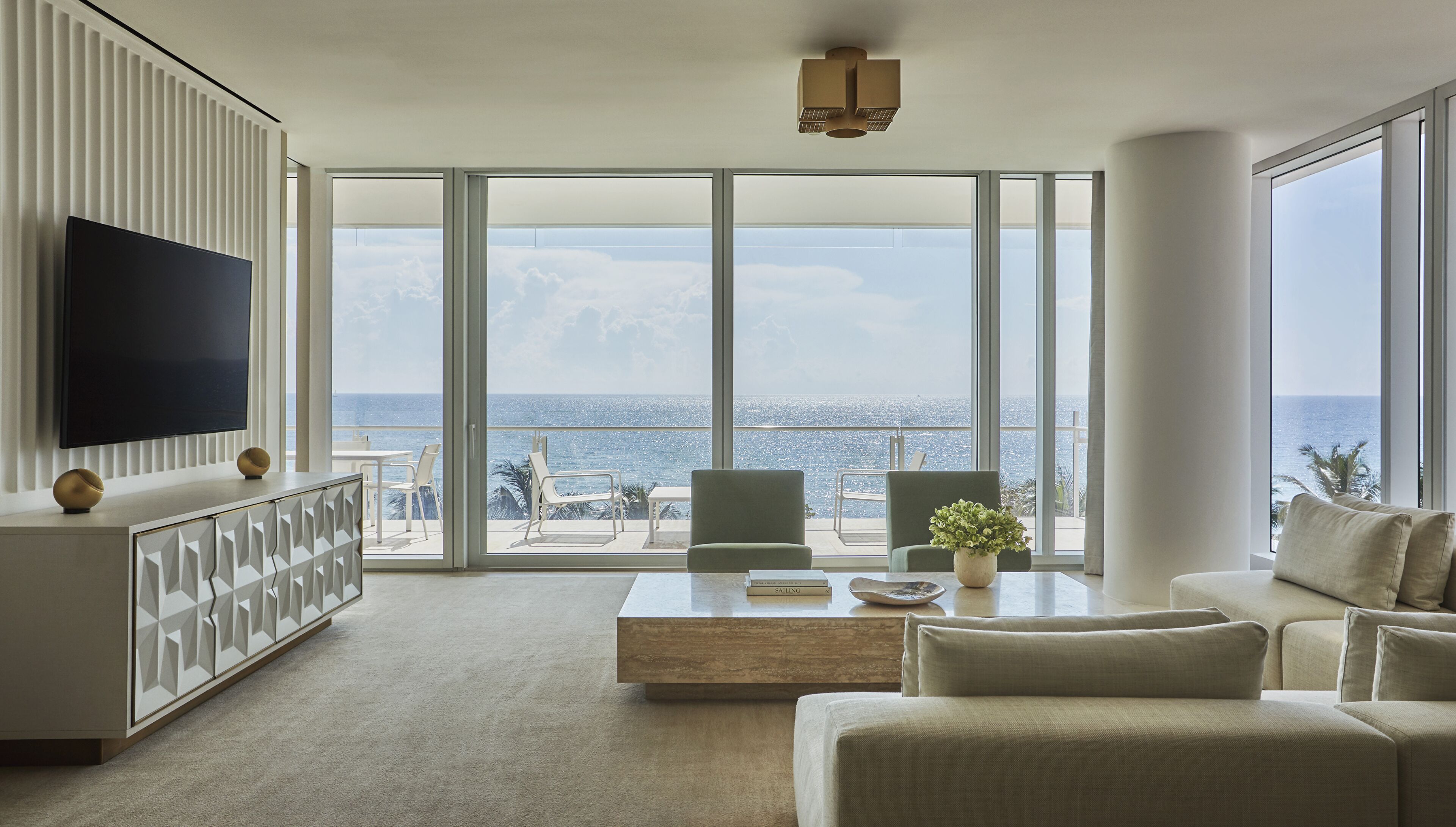 Photo - Four Seasons Hotel at The Surf Club