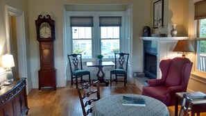 Interior entrance - Harbor House Inn (Boothbay Harbor)