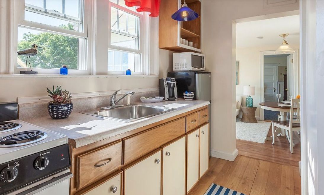 Junior Suite, 1 Queen Bed, Partial Ocean View | Free WiFi