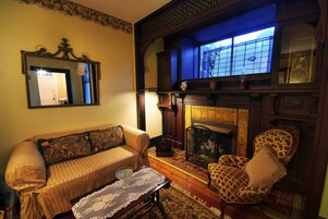 Quarto, banheiro privativo (O'Neill) | Área de estar | TV de tela plana