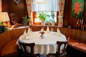 Lunch and dinner served, local and international cuisine - Schwarzwaldgasthaus Linde (Schramberg)