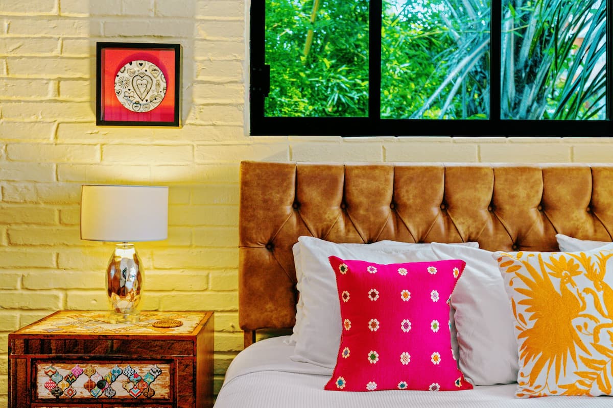 ห้องดีลักซ์ดับเบิล, ห้องน้ำในตัว (Suite 29) | 1 ห้องนอน, เครื่องนอนระดับพรีเมียม, เตียงพร้อมฟูกเสริมที่นอน