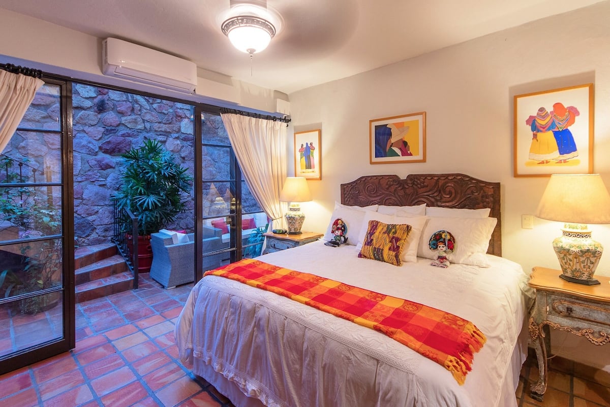 ห้องดีลักซ์ดับเบิล, ห้องน้ำในตัว, วิวสวนหย่อม (Suite 49) | 1 ห้องนอน, เครื่องนอนระดับพรีเมียม, เตียงพร้อมฟูกเสริมที่นอน