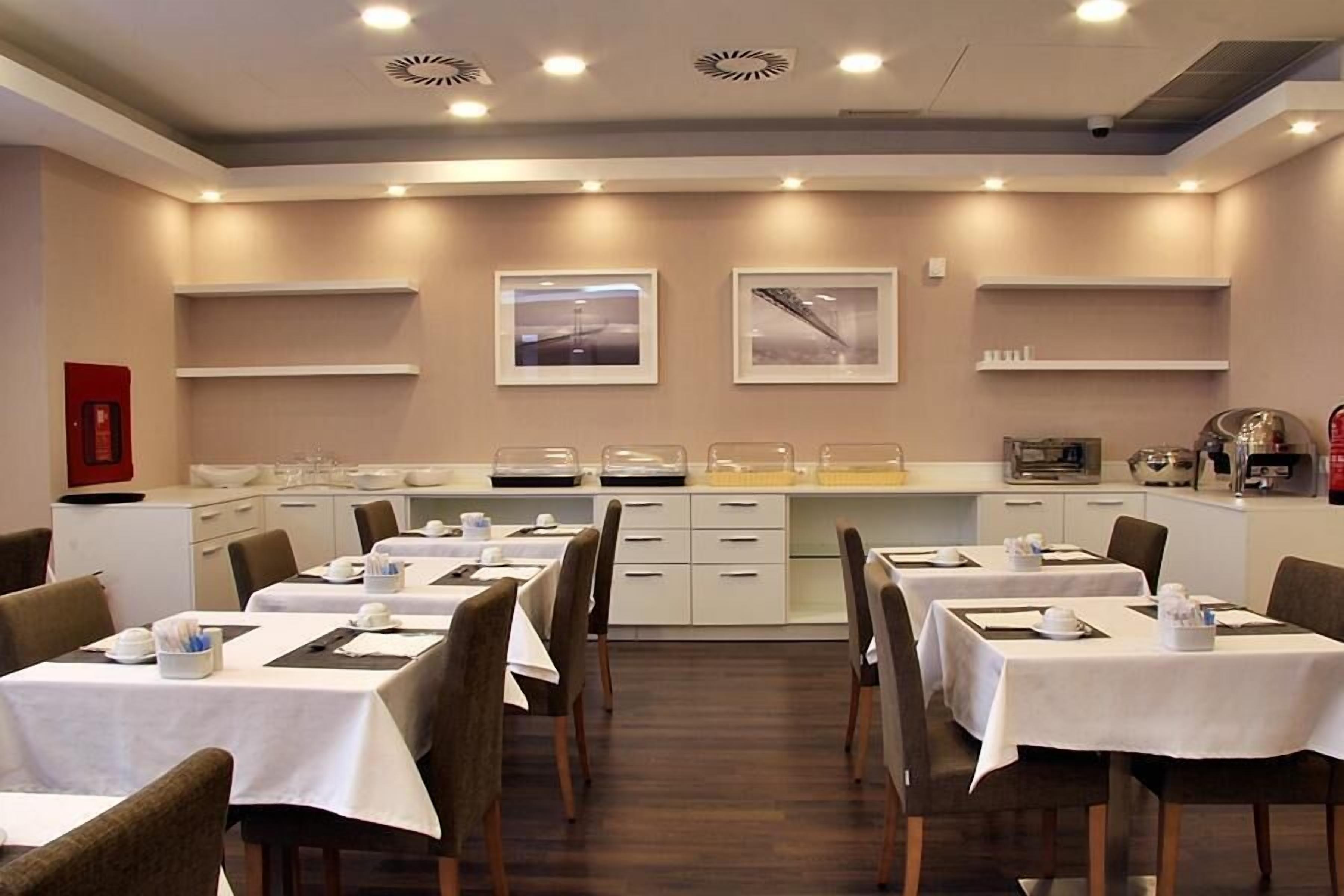 daily to-go breakfast (eur 5 per person)