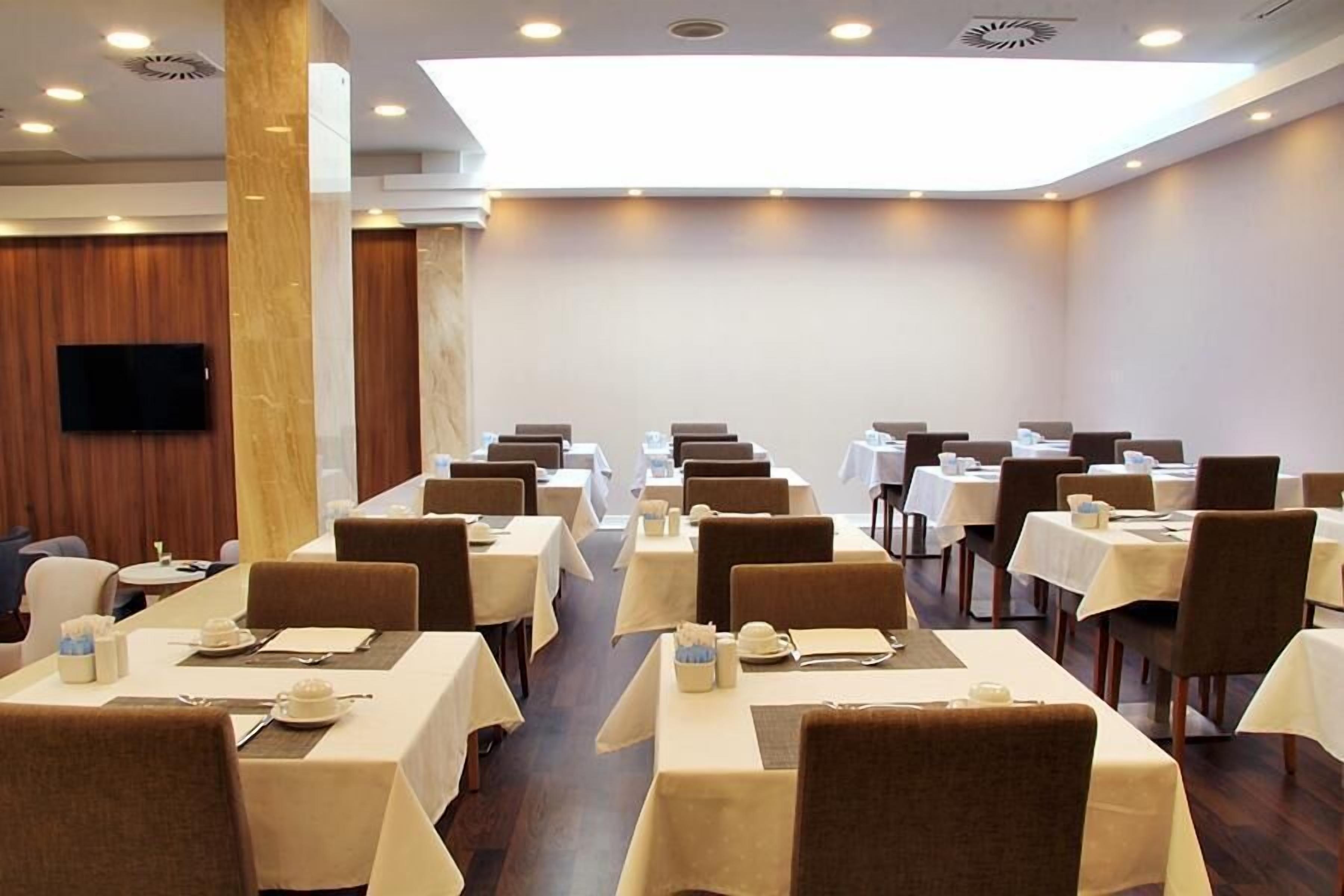 daily to-go breakfast (eur 5 per person)