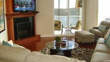 Kondominium Keluarga, 4 kamar tidur, pemandangan danau | Pemandangan dari kamar