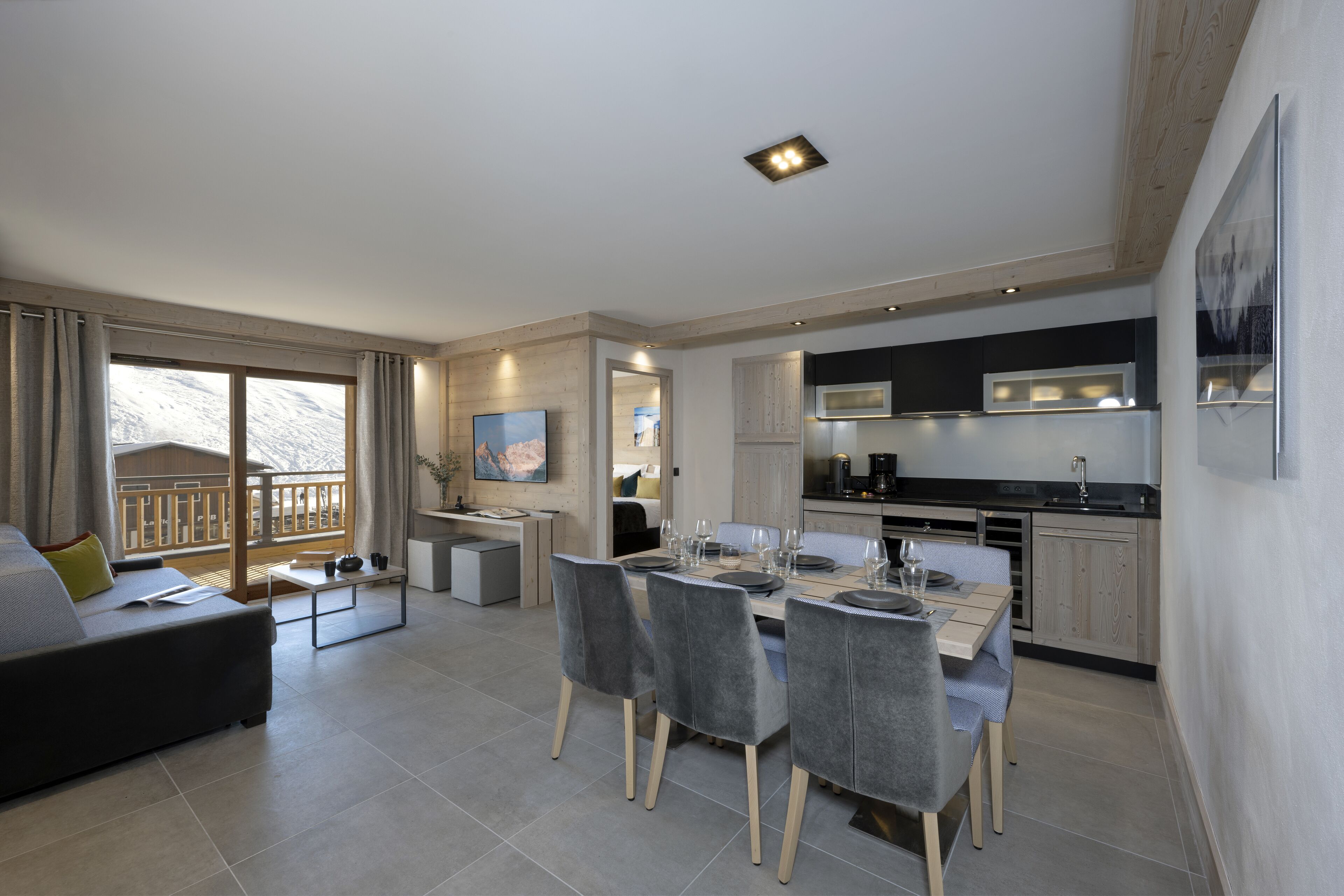 appartement 3 pièces 6 personnes prestige | living area | flat-screen tv, dvd player