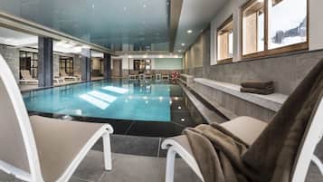 Indoor pool, sun loungers
