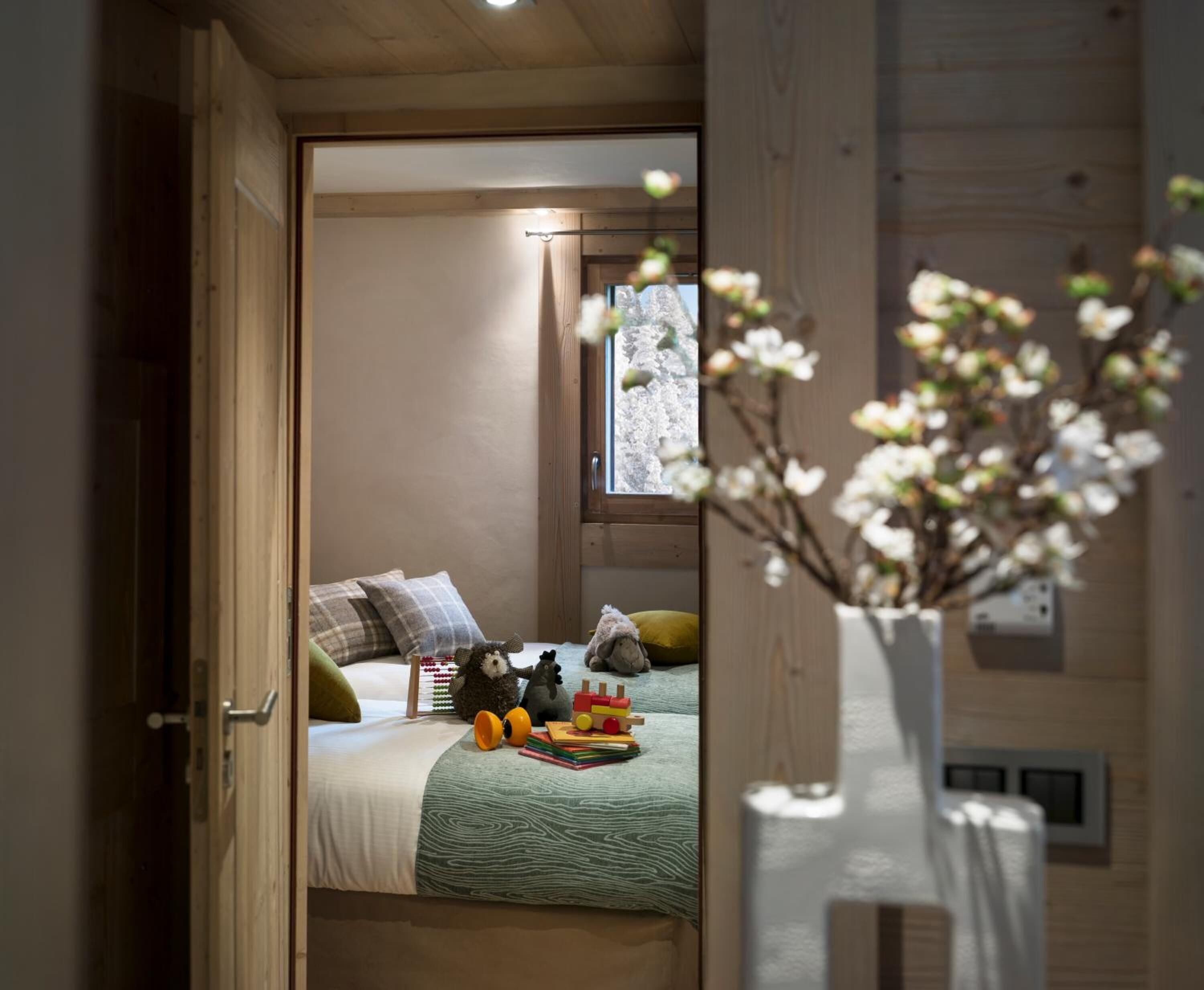 premium bedding, in-room safe, blackout curtains, soundproofing