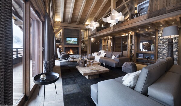 L'Ecrin de Jade | Área de sala de estar | Televisión de pantalla plana 