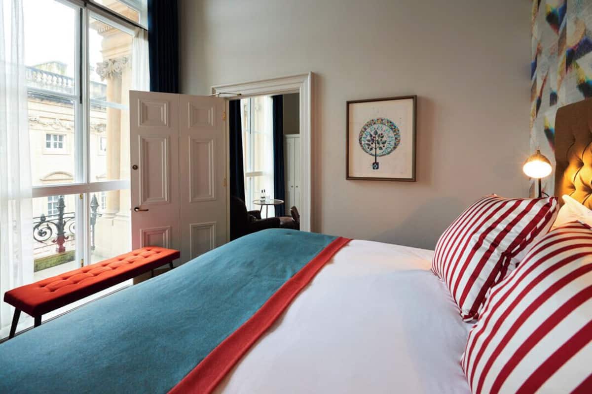 Suite – junior | Minibar, safe på rommet, skrivebord og strykejern/-brett