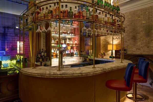 Cocktail bar