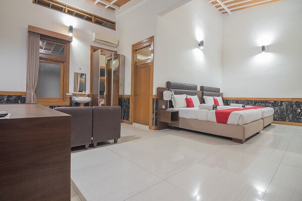 Familierom | Skrivebord, blendingsgardiner og wi-fi (inkludert)