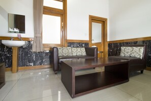 Rom – deluxe | Skrivebord, blendingsgardiner og wi-fi (inkludert)