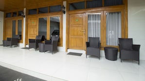 Exterior - RedDoorz Plus @ Hegarmanah (Bandung)